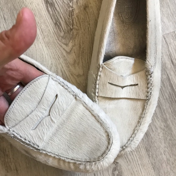 Tod’s Calf Hair/Pony Hair Cream Gommino Driving Shoes Black Bubbles EUC Sz. 9.5 - Picture 8 of 16